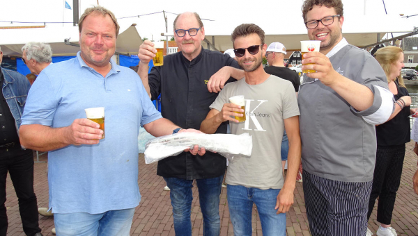 Marker horeca ondernemers kopen eerste paling voor € 350