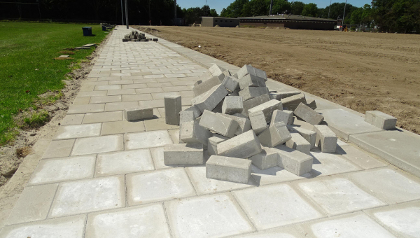 Eerste straatwerk aangelegd rond nieuwe B-veld S.V. Marken