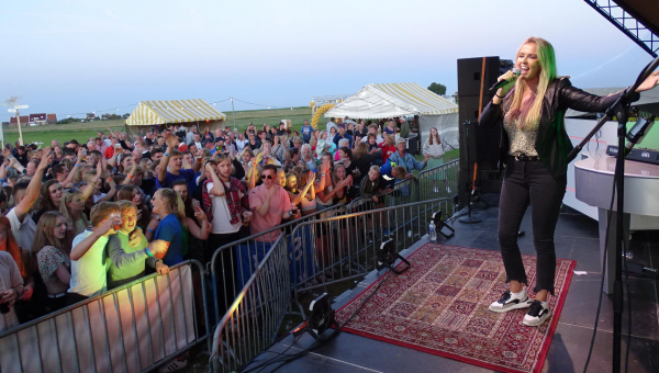Een geslaagd gouden jubileumfeest Stichting Marker Jongeren