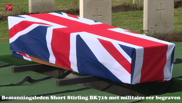 Bemanningsleden Short Stirling BK716 met militaire eer begraven