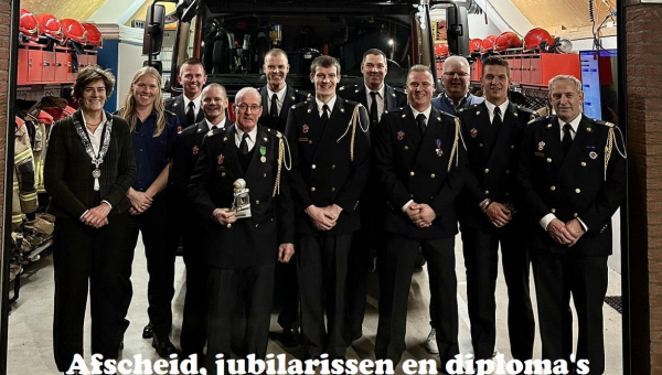 Afscheid, jubilarissen en diploma's bij Brandweer Marken