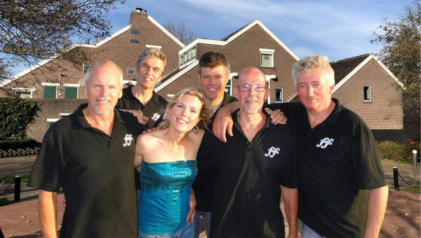 Zondag 20 november Live Café Het Trefpunt: FF-Anders