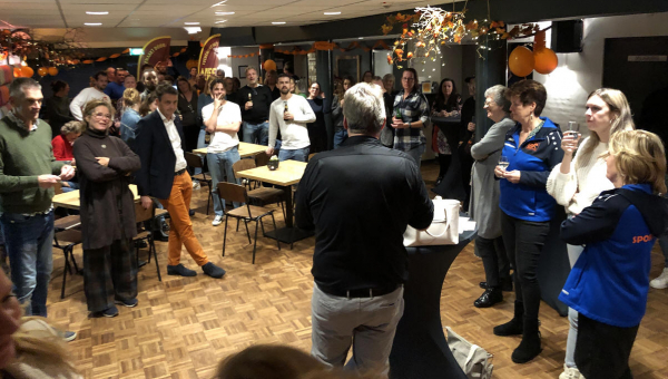 Nieuwe Markers maken kennis met Marken in Het Trefpunt