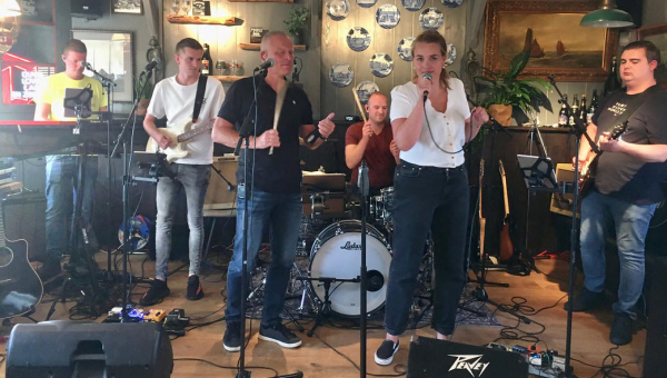 Zondag 29 januari Live Café Het Trefpunt: Postman &amp; the Ramblers