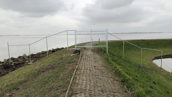 Afzetting kruinpad ter hoogte van kruising geplaatst