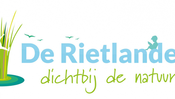 Rietlandenschool op Marken heeft nieuw logo