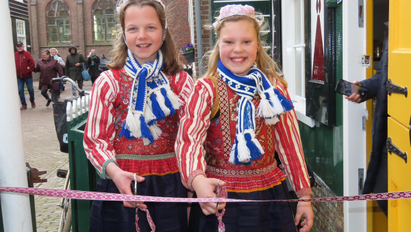 Leerlingen Rietlandenschool openen nieuwe tentoonstelling Marker Museum