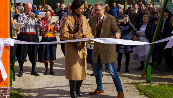 Staatssecretaris Gunay Uslu opent jubileumjaar Zuiderzeemuseum