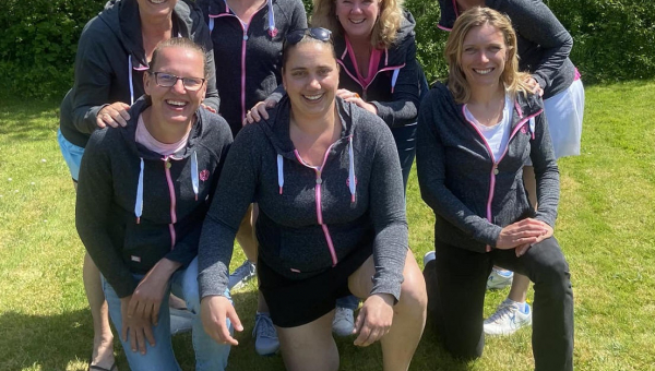 Dames dubbel team van Tennis Club Marken KAMPIOEN!