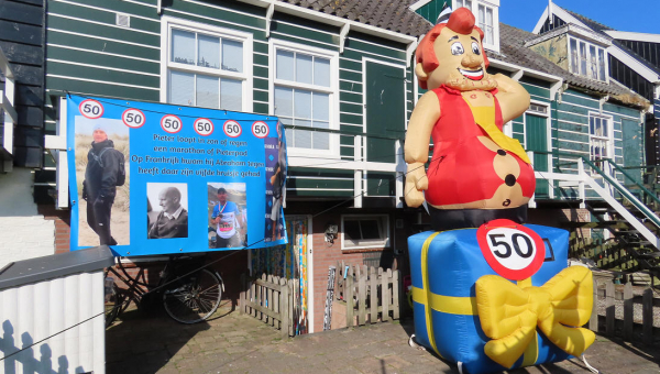 Gespot op Marken: 'Frankrijk' is een 'Abraham' rijker