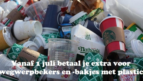 Vanaf 1 juli betaal je extra voor wegwerpbekers en -bakjes met plastic