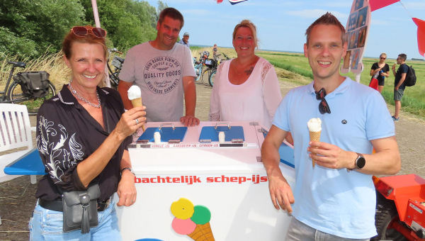 Geslaagde opening zwemgelegenheid Bukdijk