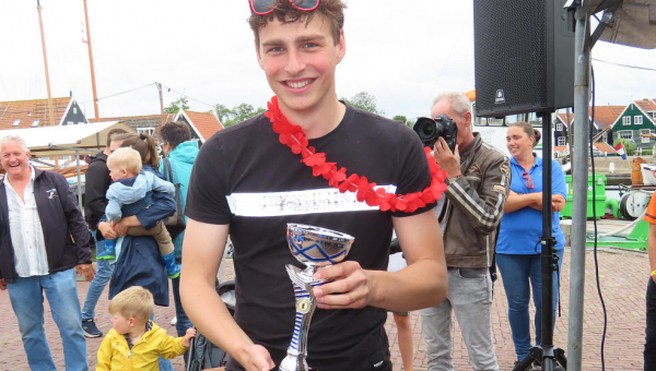 Ferron Appel wint Viscompetitie Marker Havenfeesten