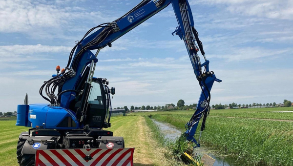 Maaien waterplanten gestart voor doorstroming water
