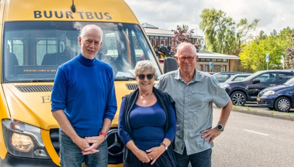 Kees van Buurtbus Waterland zoekt collega vrijwilligers