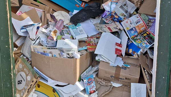 Houd de papierbox (Box 12) ordelijk