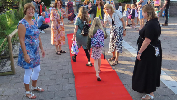 Leerlingen werden feestelijk ontvangen op De Rietlanden