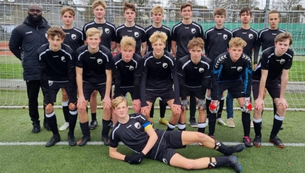 Nieuw uittenue voor S.V. Marken JO-19 van Stal Zeereider