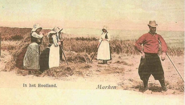 Hooien in kledendracht