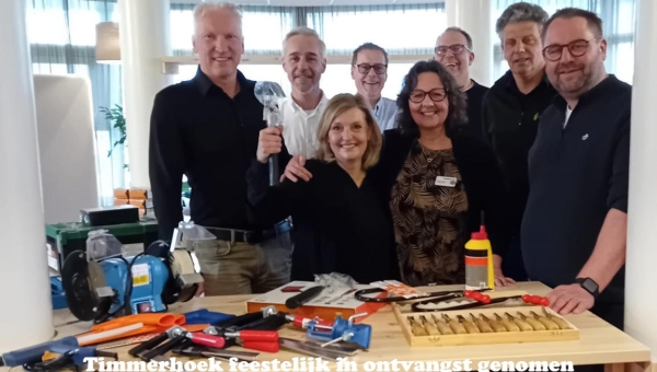Timmerhoek feestelijk in ontvangst genomen in zorgcentrum Swaensborch