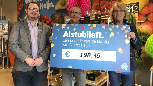 Statiegeldactie AH levert € 198,45 op voor Stichting Hulphond Nederland