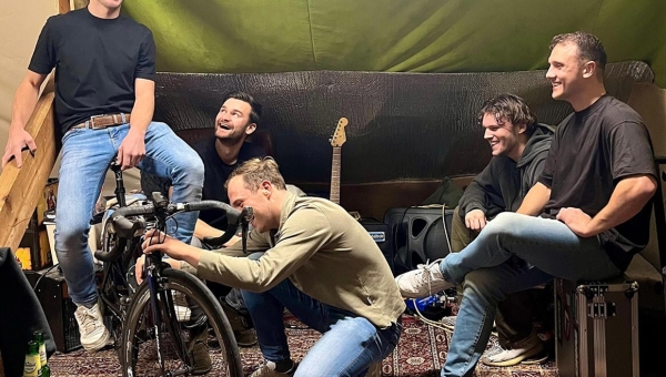 Zaterdag 30 maart spelen De Pompero's in Café Lennon's