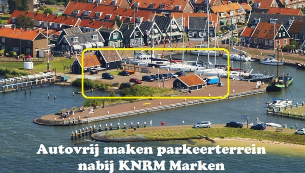 Autovrij maken parkeerterrein nabij KNRM Marken