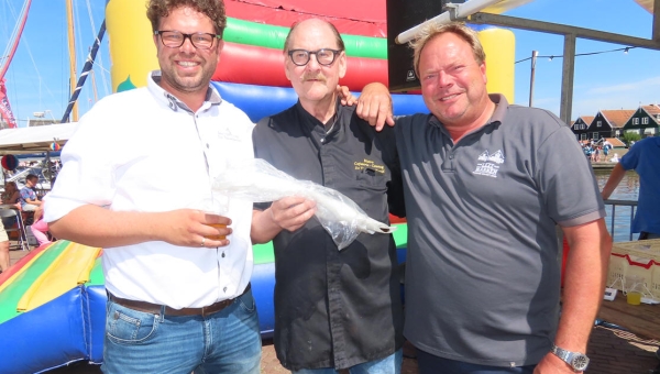 Marker horeca ondernemers kopen eerste paling voor € 400