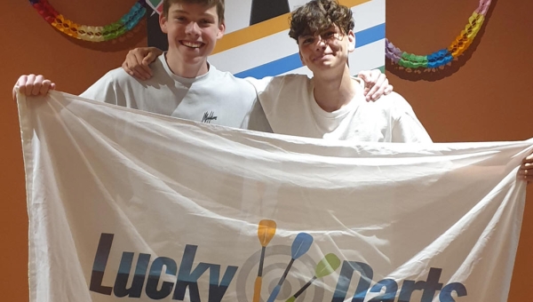 Lucky Darts sponsort darters Ramses &amp; Ryan