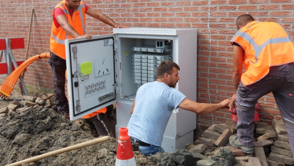 Glasvezel project op Marken is van start gegaan