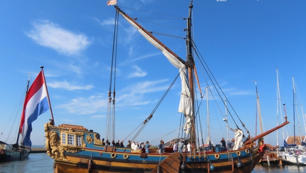 Statenjacht 'De Utrecht' in Marker haven