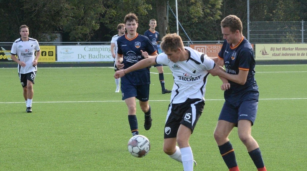 Karakteristieken &amp; Foto's : S.V. Marken - VV Egmond