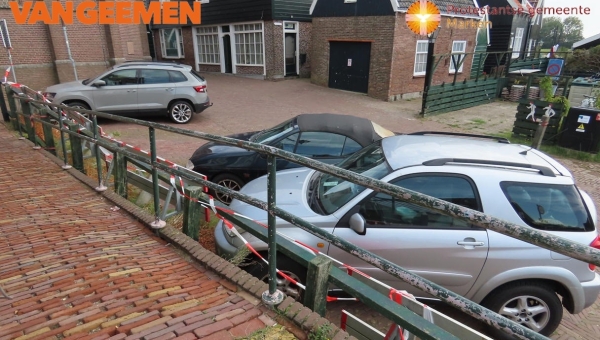 Parkeervakken naast oprit Zonnewijzer niet gebruiken