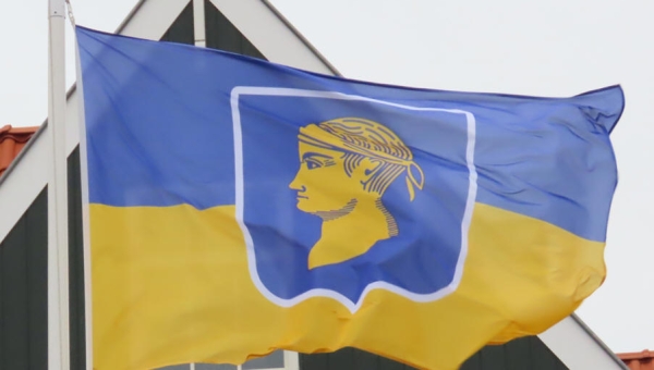 Vernieuwde Marker vlag in top nabij Buurterstraat