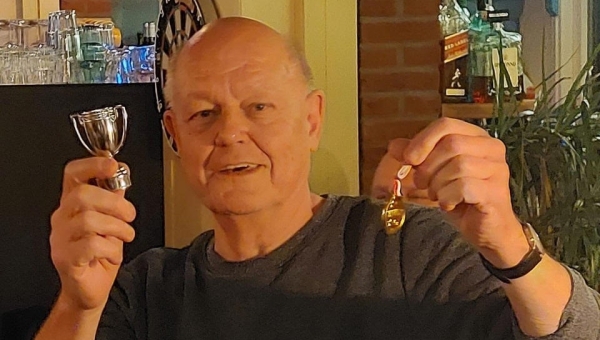 Piet de Groot wint klaverjasmarathon 2024