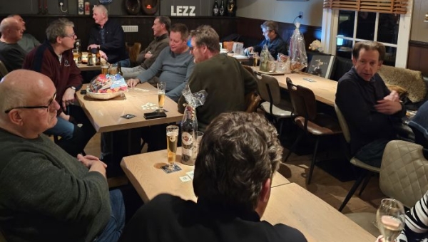 Nieuwjaar Klaverjastoernooi bij Lezz op Marken wederom een groot succes