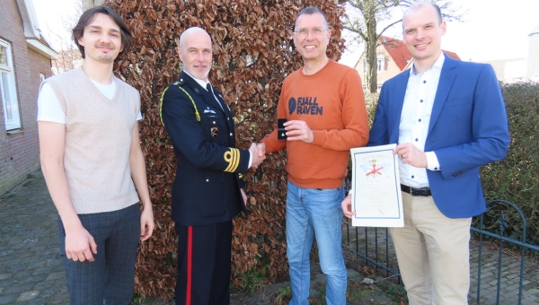 Postuum uitreiking Demobilisatie Insigne Koninklijke Marine 1940-1945