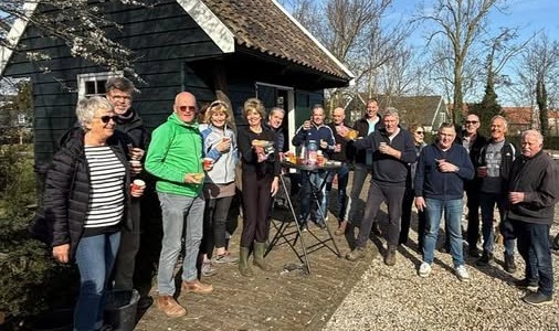 Voorjaarswerkdag op begraafplaats van Marken