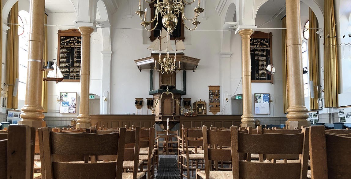 Kerkzitters Grote Kerk gezocht