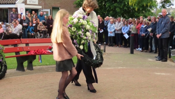 Dodenherdenking op Marken