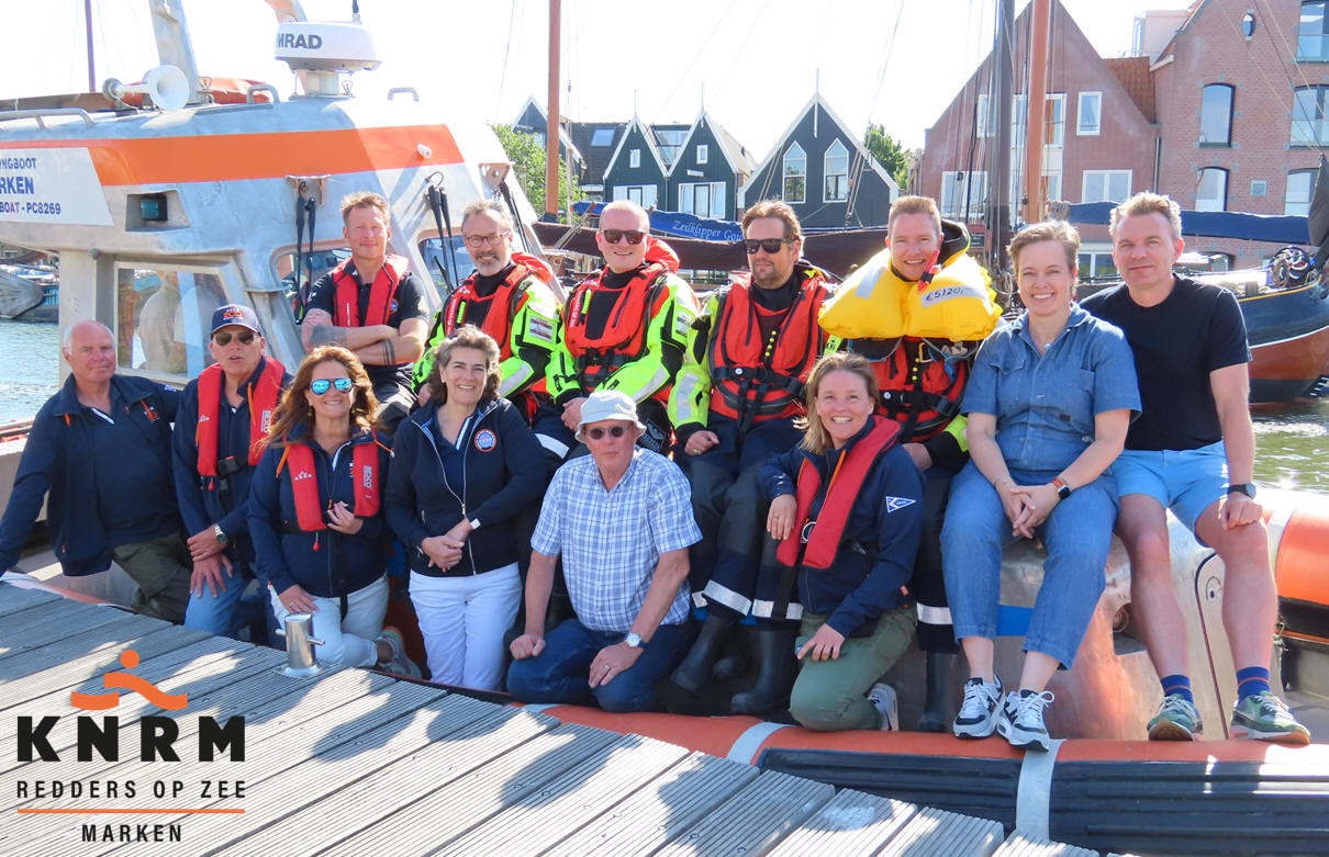 KNRM Marken ontvangt € 5.120,- van Jachthaven Waterland
