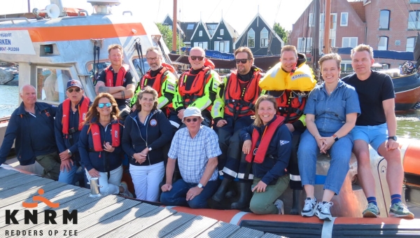 KNRM Marken ontvangt € 5.120,- van Jachthaven Waterland