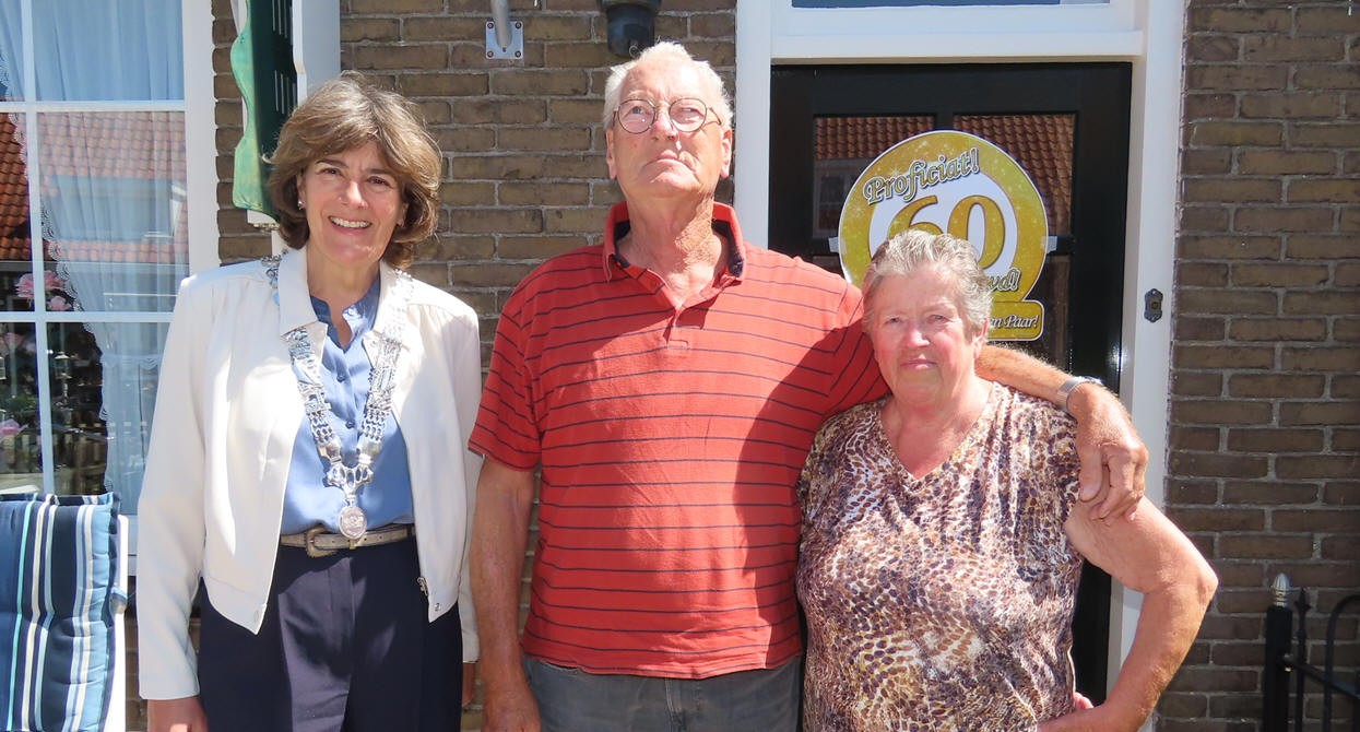Echtpaar Lievendag-Uithuisje zestig jaar getrouwd