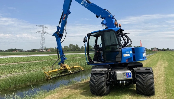 Maaien van sloten en vaarten weer van start