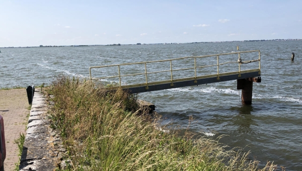 WAARSCHUWING: SPRINGEN LEVENSGEVAARLIJK EN VERBODEN