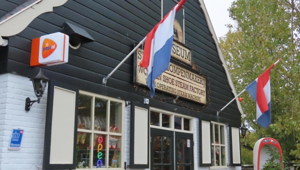 Nieuws van Klompenmakerij Marken inzake PostNL-punt