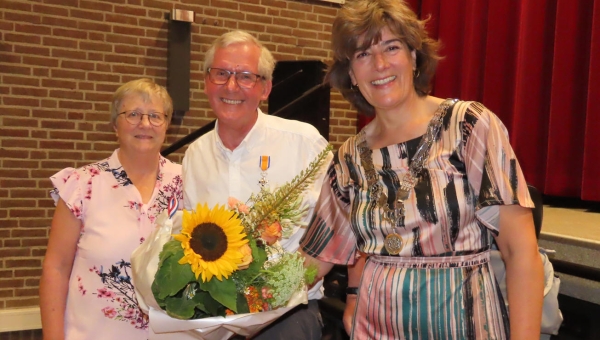 Koninklijke Onderscheiding voor Aris Uithuisje sr.