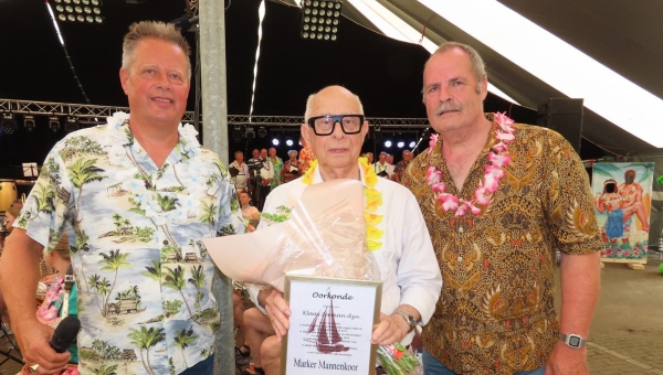 Klaas Zeeman krijgt Marker Mannenkoor oeuvreprijs