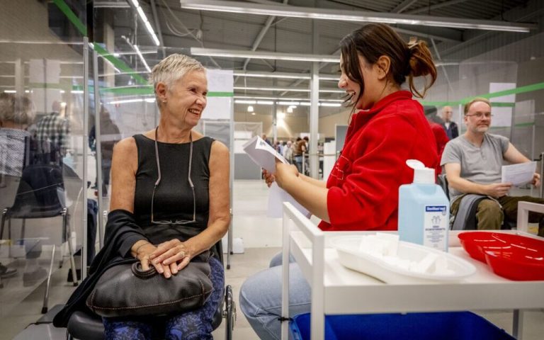 Aankondiging coronaprik in najaar voor risicogroepen