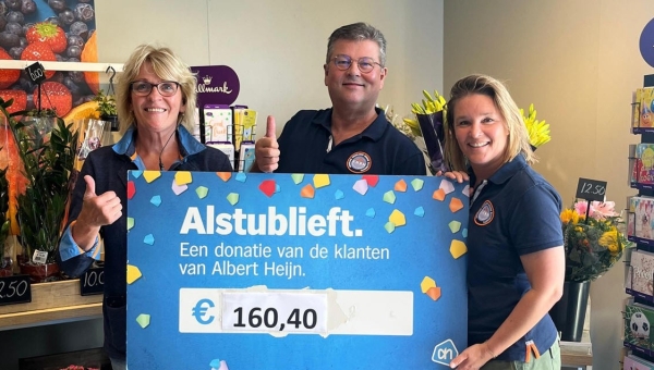 Statiegeldactie AH levert € 160,40 op voor KNRM Marken